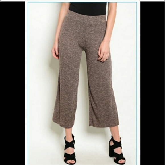 🆕🍒Classy and Casual Pants! 🍒🆕 - Picture 3 of 7